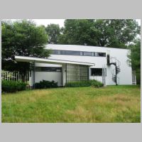 Gropius House, Lincoln, Massachusetts, photo Daderot, Wikipedia.JPG